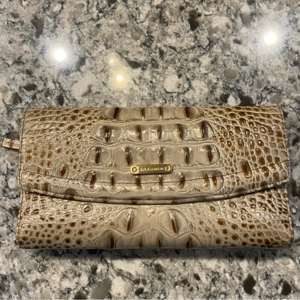 EUC - Brahmin checkbook wallet. In VERY good used condition.